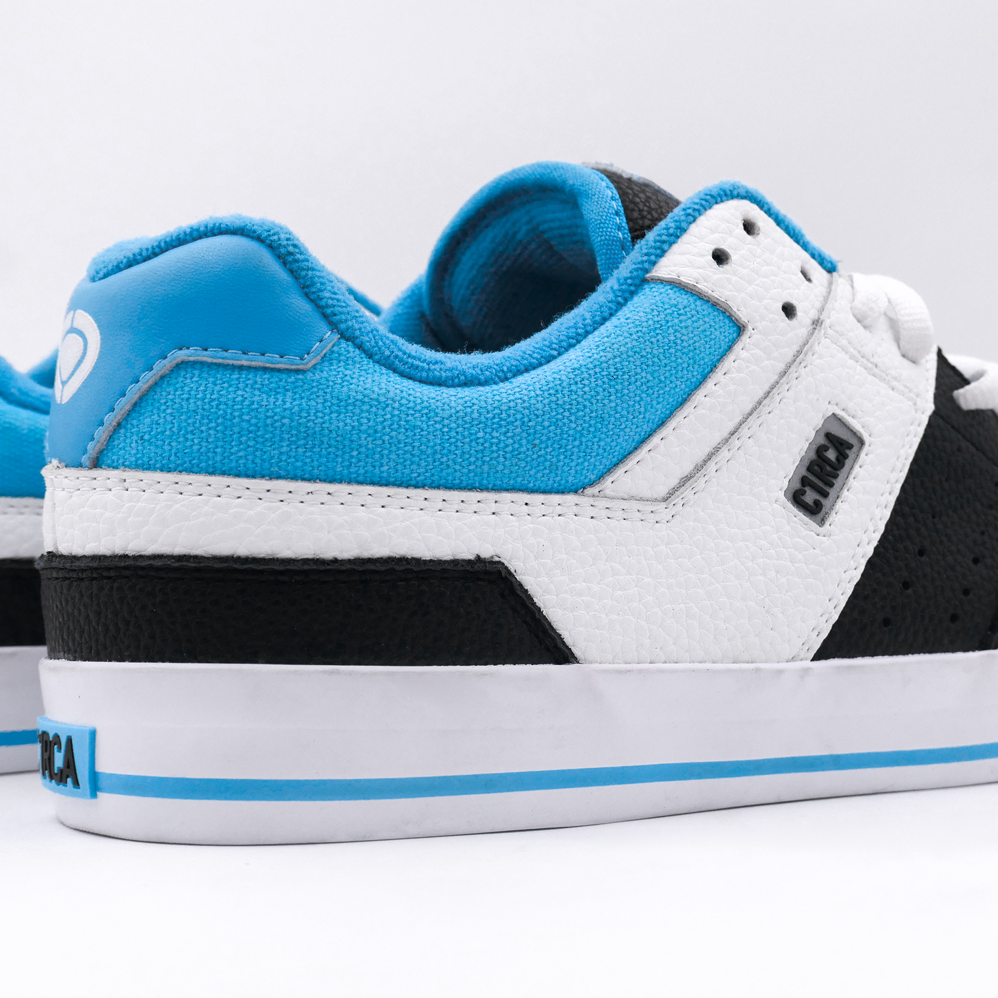 WIDOWMAKER-BLACK_BAVHELORBUTTON_WHITE-BBBW